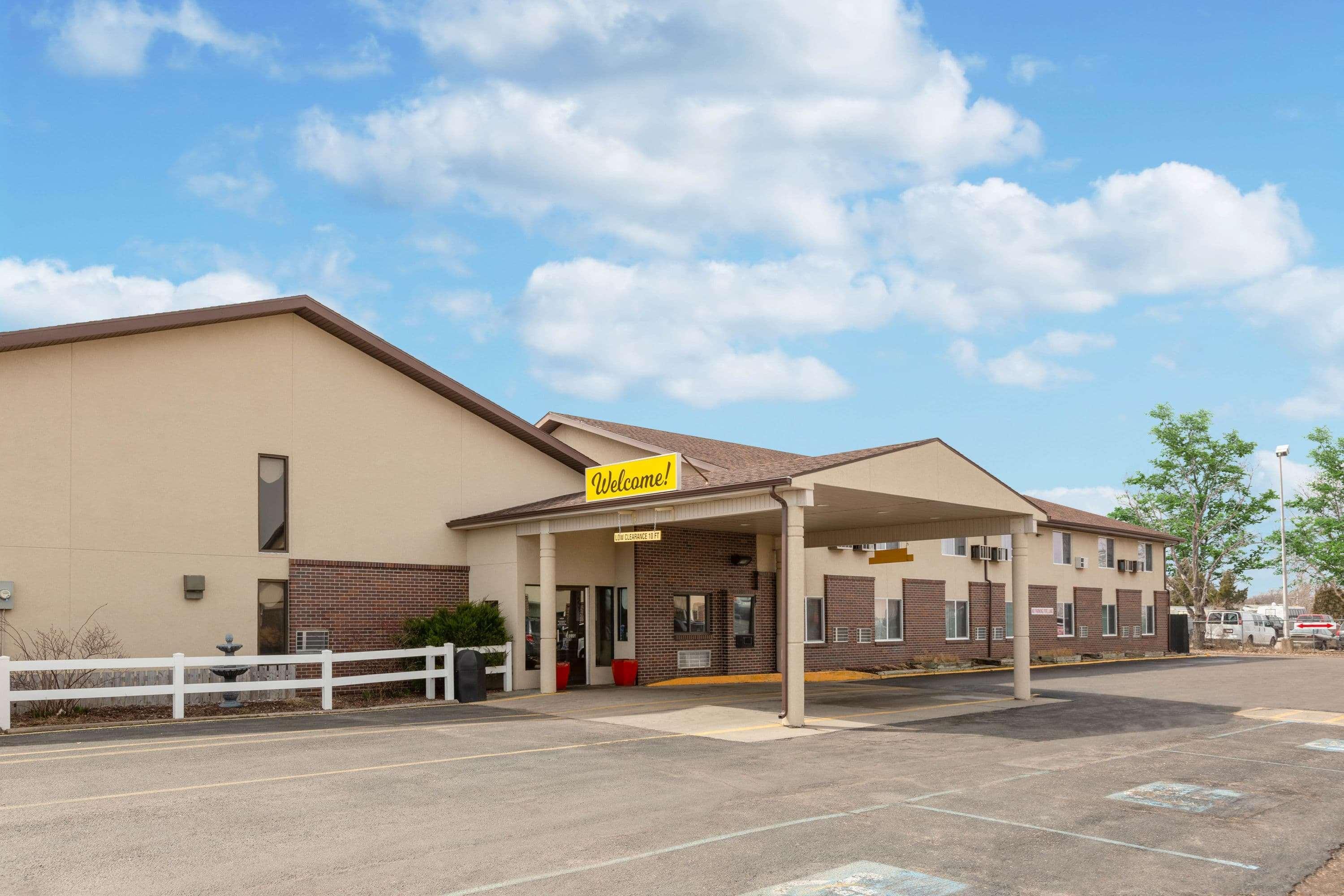 Super 8 By Wyndham North Platte Motel Exterior photo